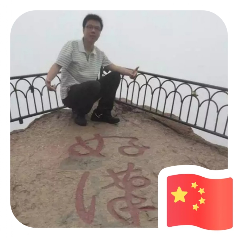 一只小虎牙的第一张照片--基督教相亲网