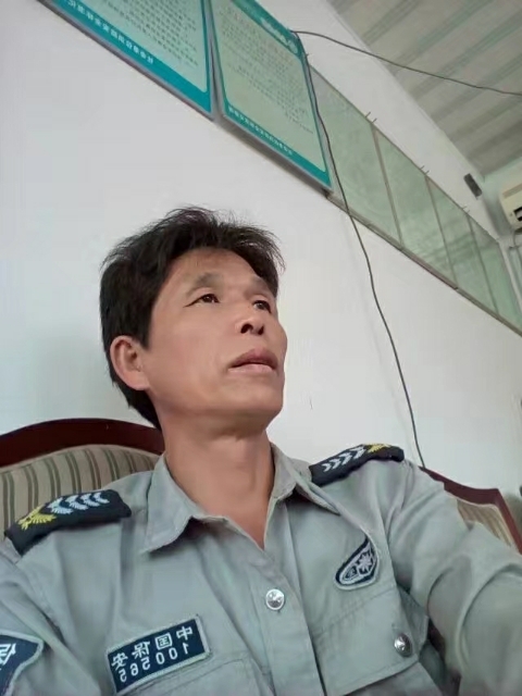 卧窗听雨的第一张照片--基督教相亲网