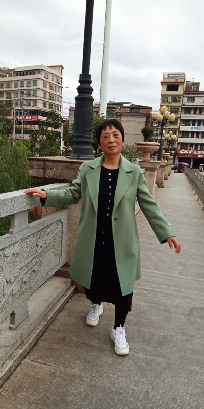 小玲的第一张照片--基督教相亲网
