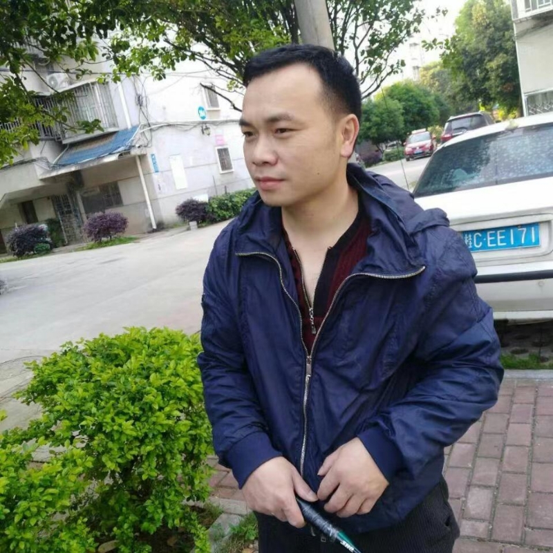 灰色足迹的第一张照片--基督教相亲网