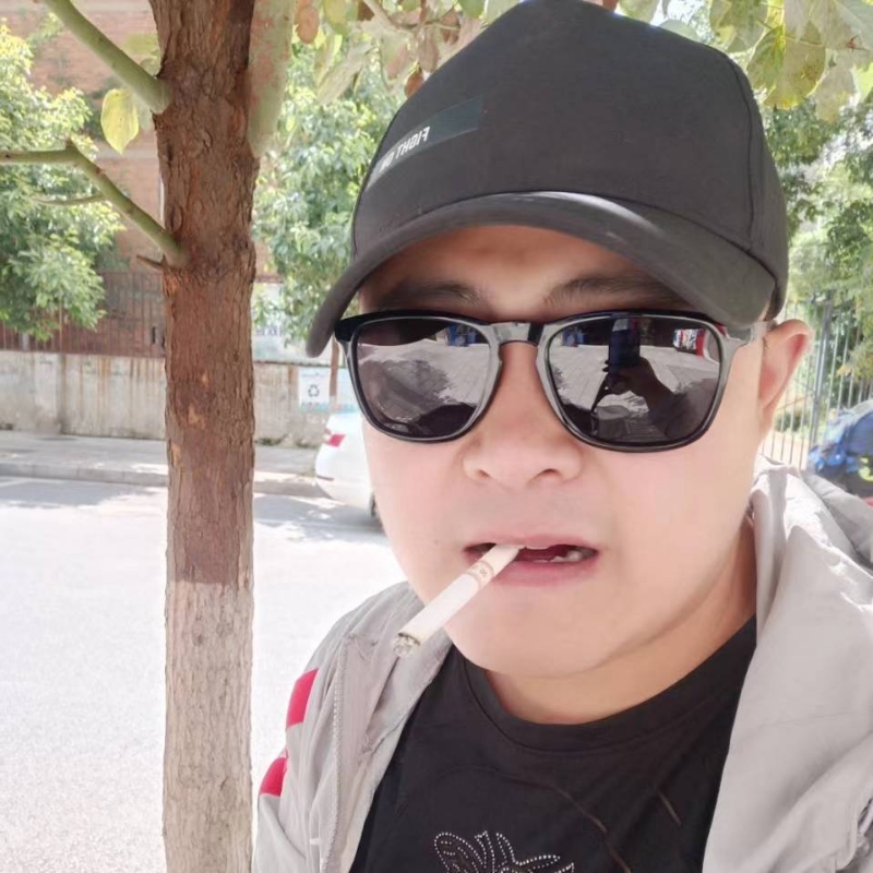 瞄小七的第一张照片--基督教相亲网