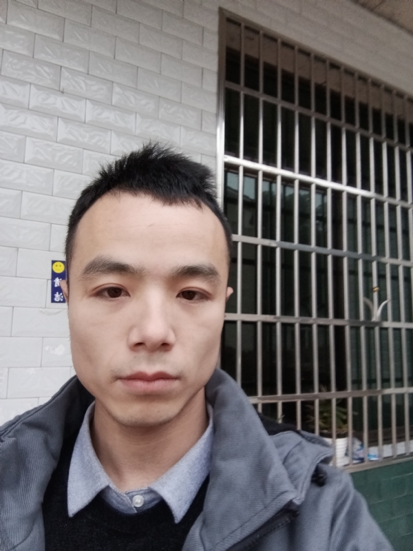 笑得那么开心的第一张照片--基督教相亲网