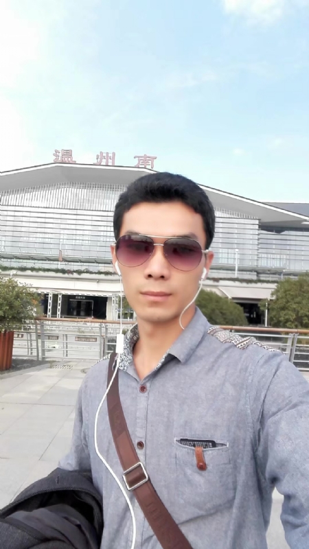错把真心喂了狗的第三张照片--基督教相亲网