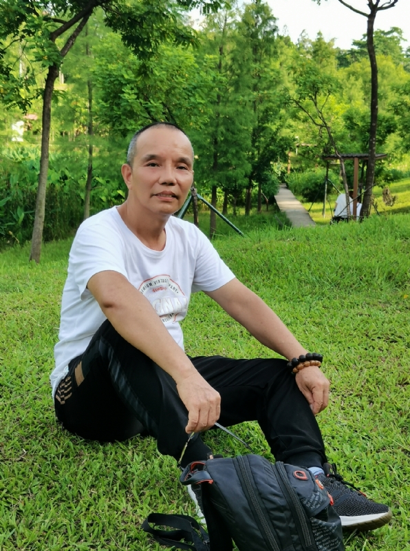 稳重大方的第二张照片--基督教相亲网