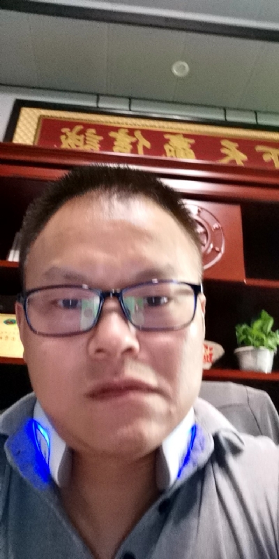 模具工匠的第一张照片--基督教相亲网