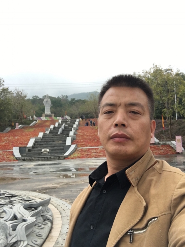 开心的松鼠的第一张照片--基督教相亲网