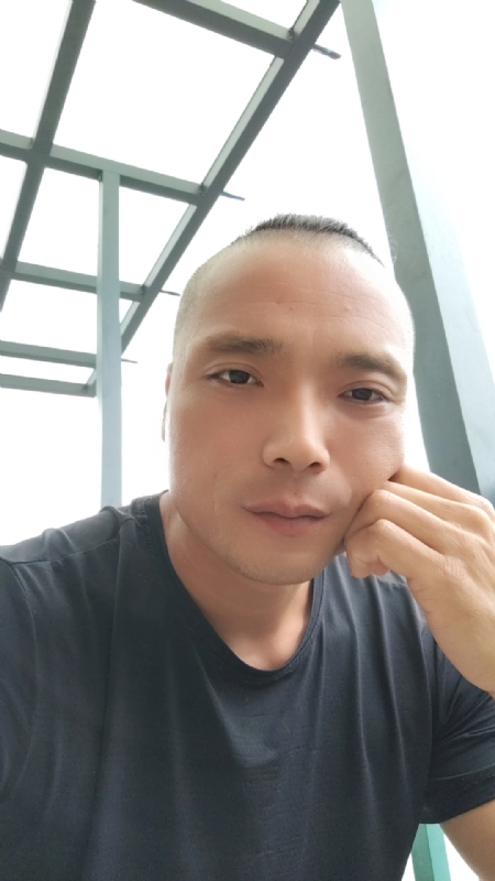伯爵的第三张照片--基督教相亲网