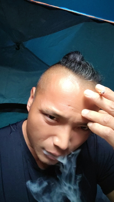 伯爵的第四张照片--基督教相亲网