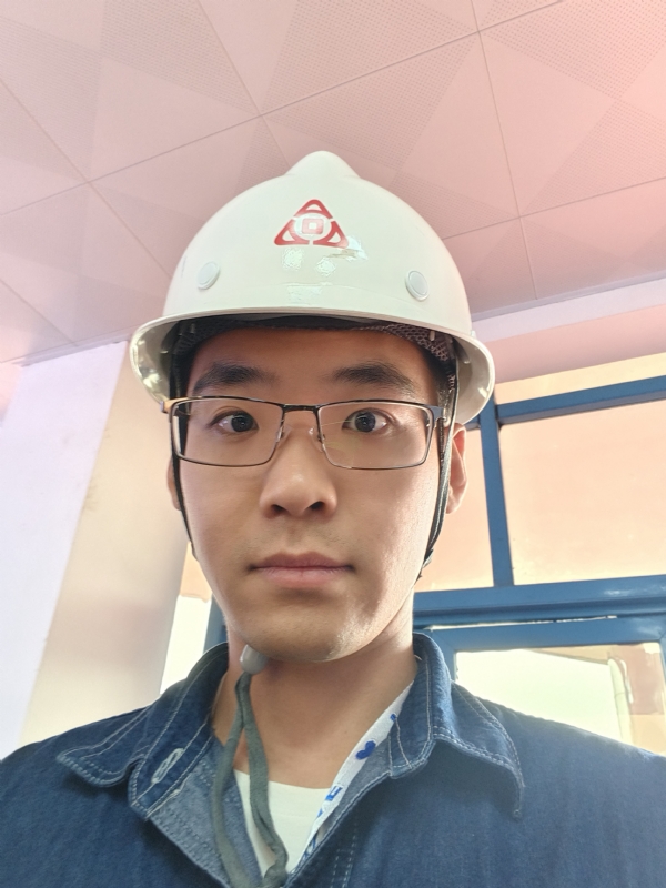 何鹏宇的第二张照片--基督教相亲网