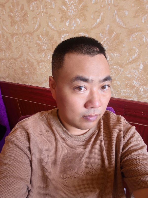 擦亮眼睛向前看的第一张照片--基督教相亲网