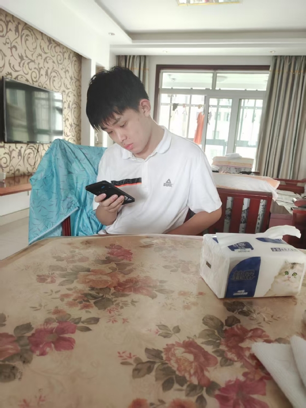 铁在烧的第一张照片--基督教相亲网
