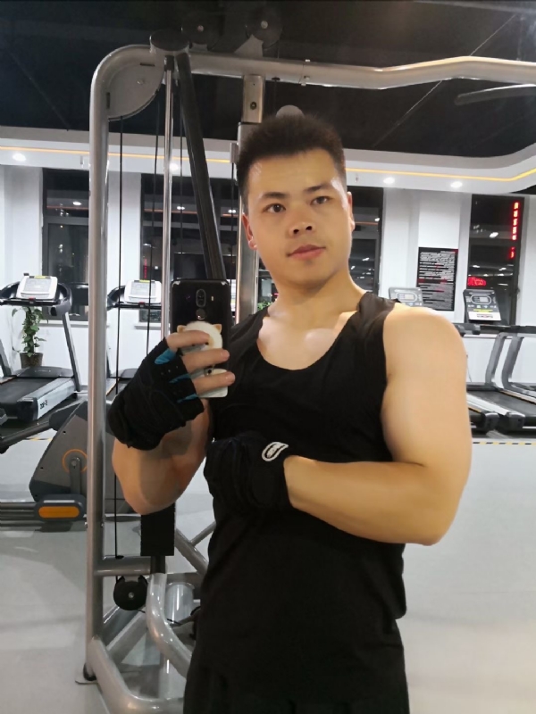 范迪塞尔的第二张照片--基督教相亲网